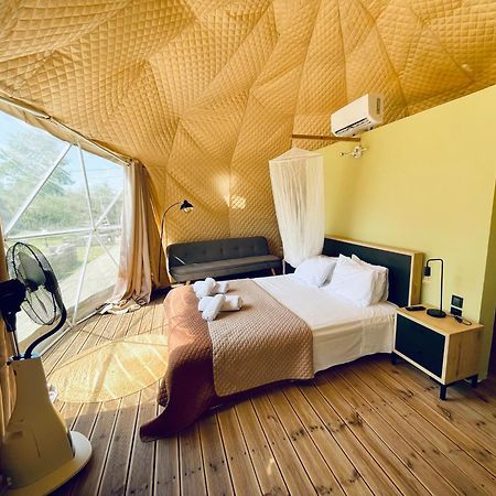 Hotel Manna Gea Glamping Domes Wonitsa Zewnętrze zdjęcie